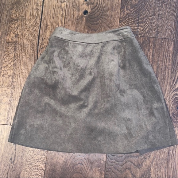 aritzia  wilfred skirt - Picture 2 of 3